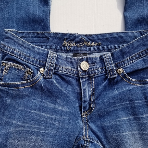 Ariya Bootcut Embellished Pockets Blue Jeans Size 7/8 - Picture 3 of 9